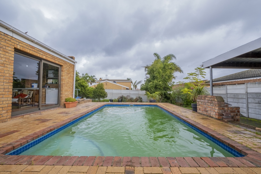 4 Bedroom Property for Sale in Rouxville Western Cape
